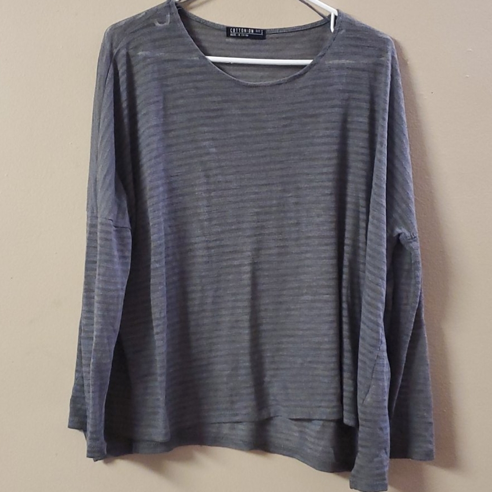 Long sleeve Gray shirt with stripes